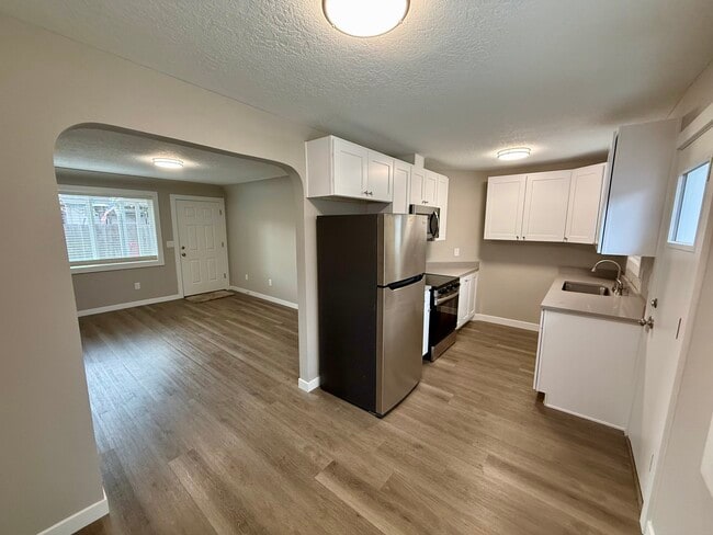 Photo - 1762 Evergreen Ave NE Unit 1762