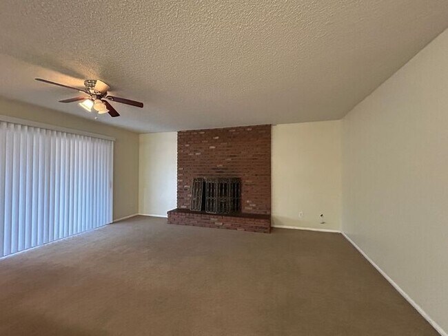 Photo - 1932 E Loyola Dr