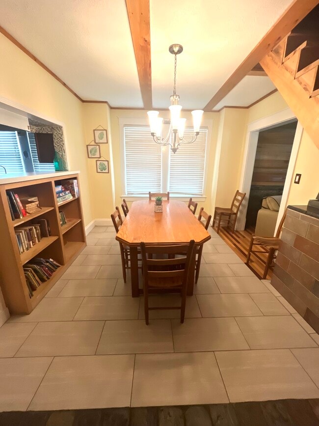 Photo - 1706 Mary St