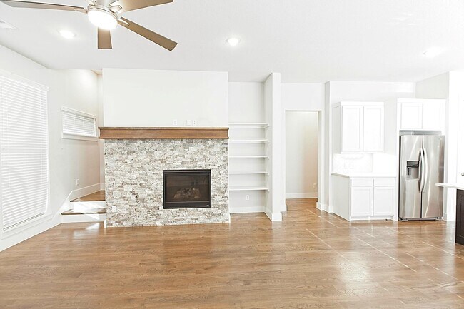 Photo - 1405 Bronson Ct