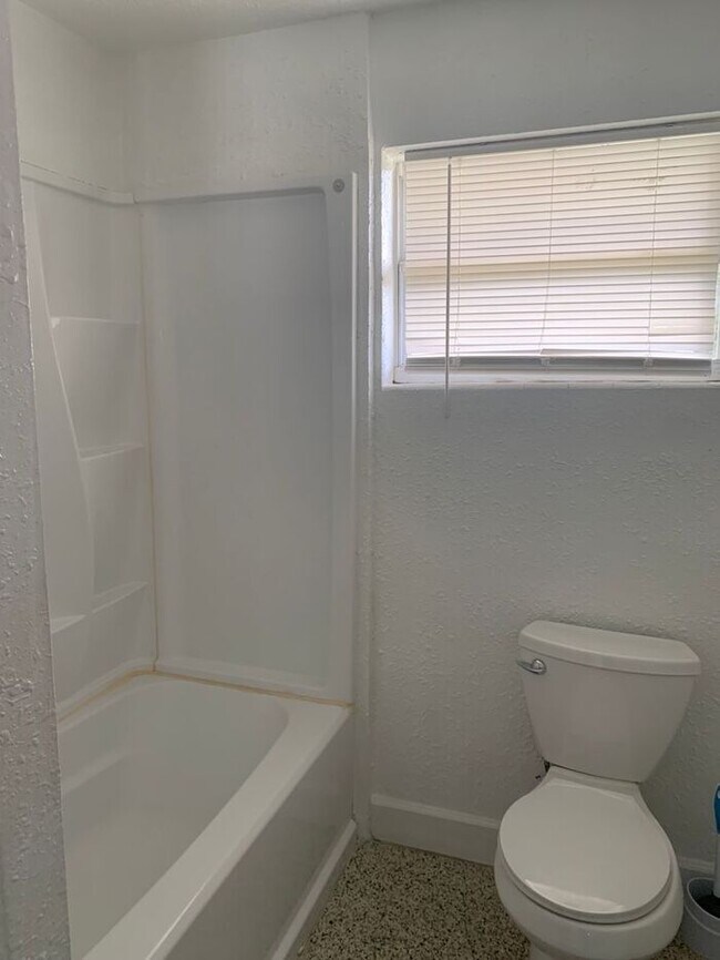 Photo - TWO BEDROOM IN TRIPLEX AVAILABLE NOW! PET ... House