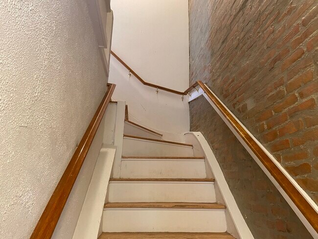 38 Newton St