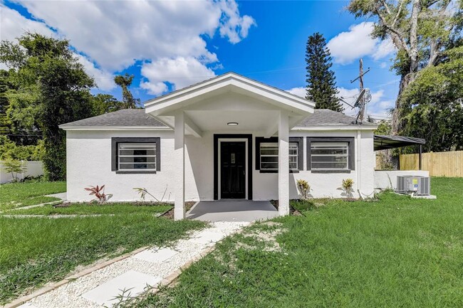 Building Photo - 2600 S Crystal Lake Dr Rental