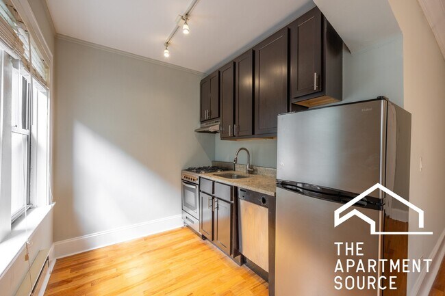 Photo - 4737 N Hermitage Ave Unit 204