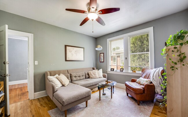 Photo - 2651 Dellwood Ave Unidad #1