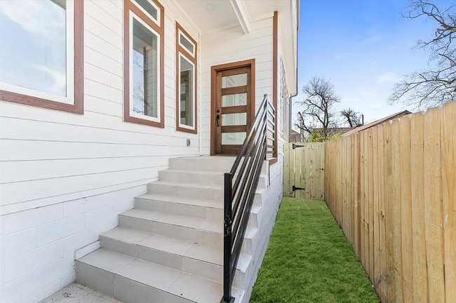 Photo - 4217 Rogers St