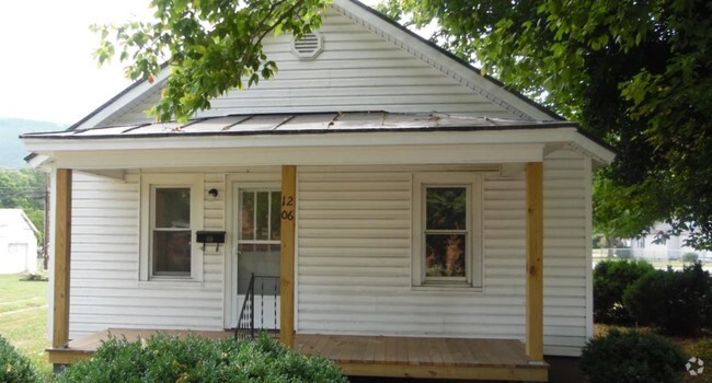 Building Photo - 1206 Magnolia Ave Rental