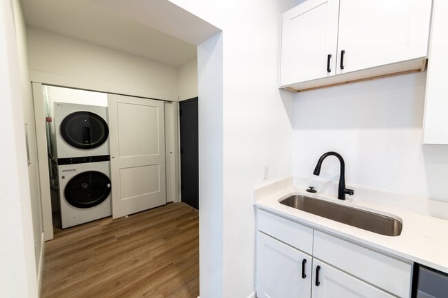 Photo - 564-564 Carbonate St Unit 1-103