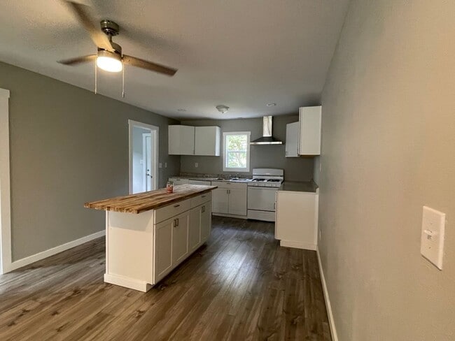 Photo - Beautiful 3 bedroom home available Early August!