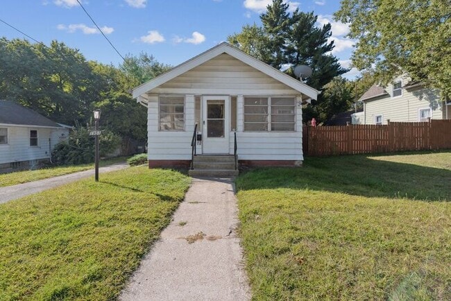 Building Photo - 1951 Loxley Rd Rental