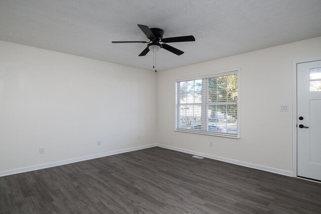 Photo - 154 Garnet Dr
