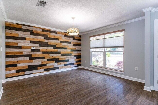 Photo - "Charming 3-Bed Oasis with Private Pool in Fort Walton Beach!"