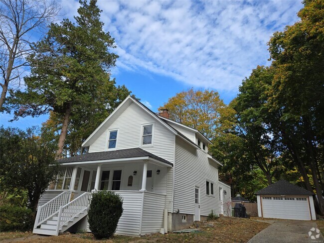 Building Photo - 145 N Country Rd Rental