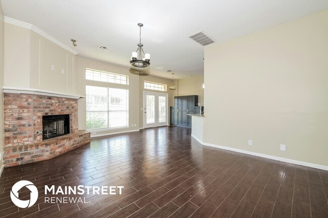 1808 Fairmont Ln