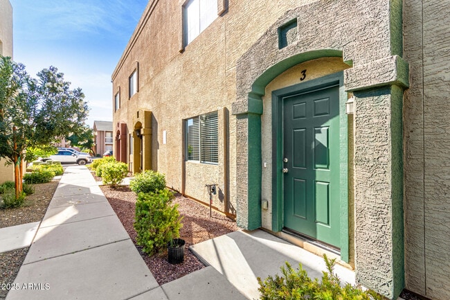 Photo - 2838 E Tracy Ln