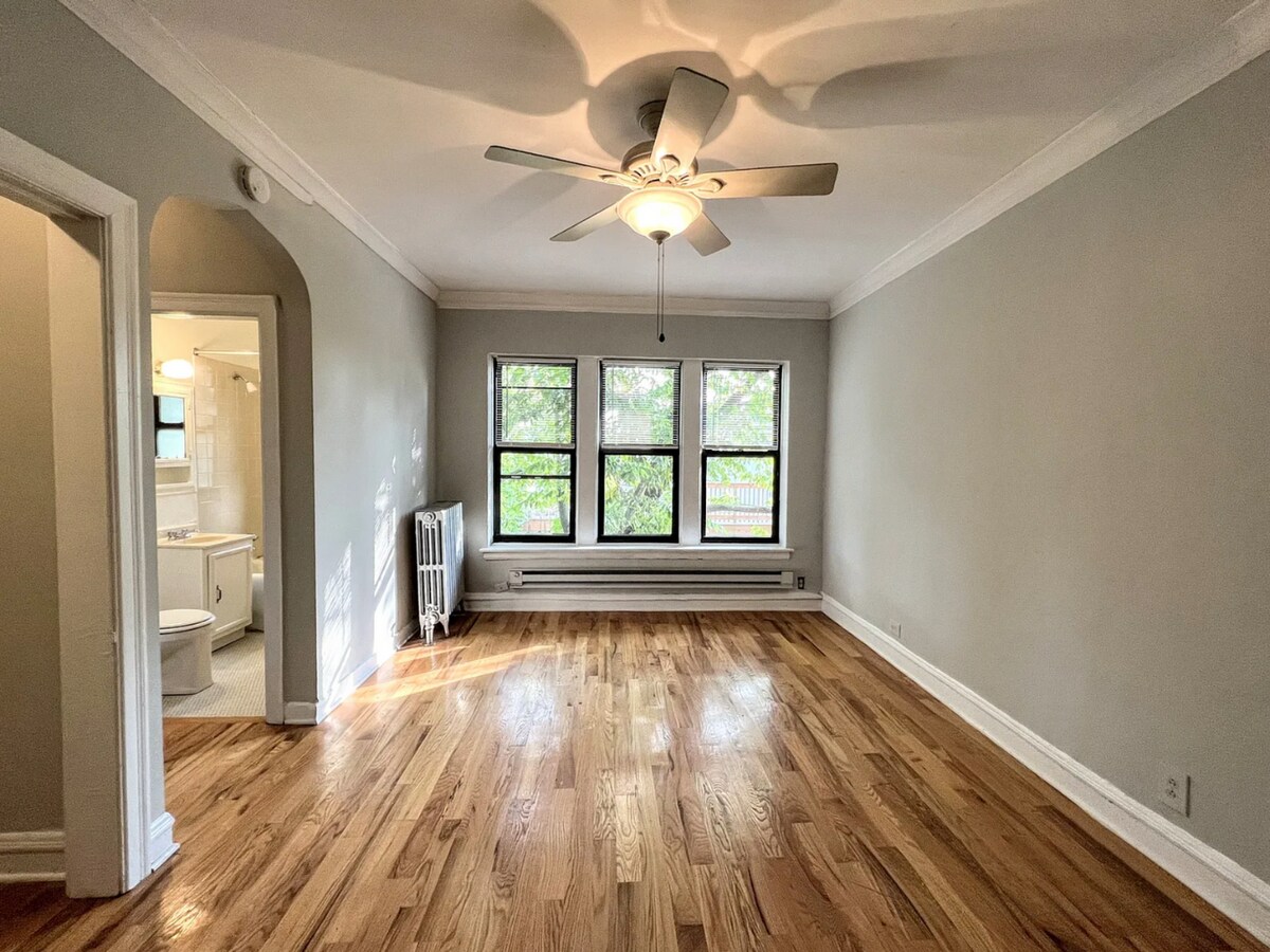 Photo - 4610 N Paulina St Unit 202