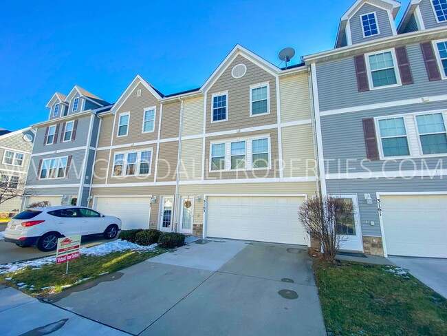 2 Bedroom, 2 Bath Townhome in Ankeny - 2 Bedroom, 2 Bath Townhome in Ankeny