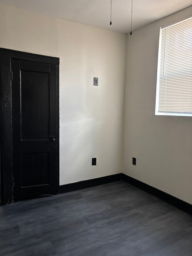4124 Page Blvd Unit 1