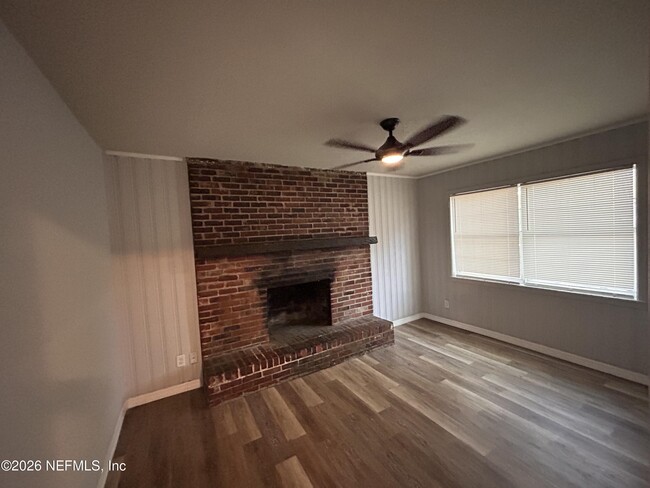 Photo - 1648 Loyola Dr N