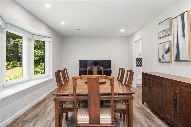 Photo - 4989 Kingswood Dr