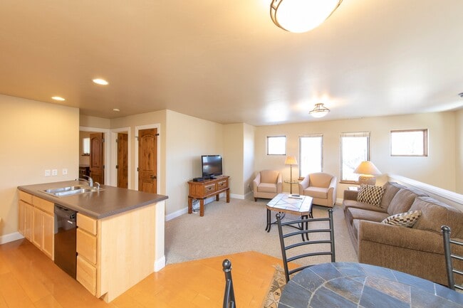 Photo - 627 N Bridge Dr