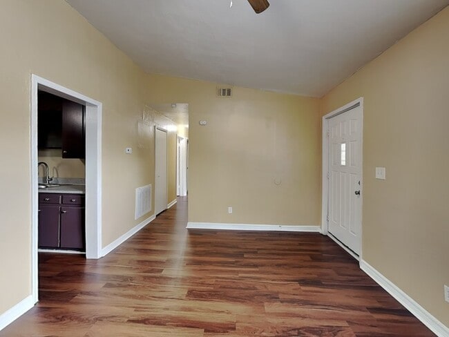 Photo - 1737 Ave C NE