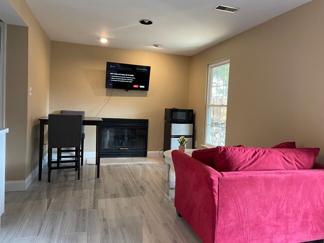 Building Photo - 20362 Burnley Sq Unit 101 Rental