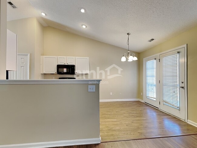 Photo - 919 Pebblestone Dr