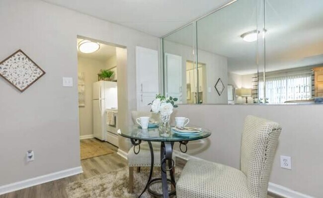 Photo - 1 bedroom in Houston TX 77063 Unit 1047