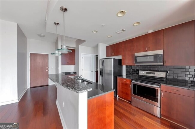 Photo - 400 W Peachtree St NW Condo Unit 3908