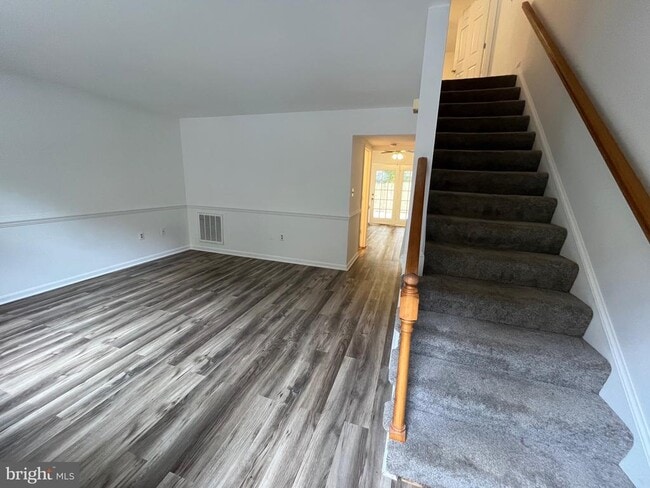 Building Photo - 255 Farrell Ln