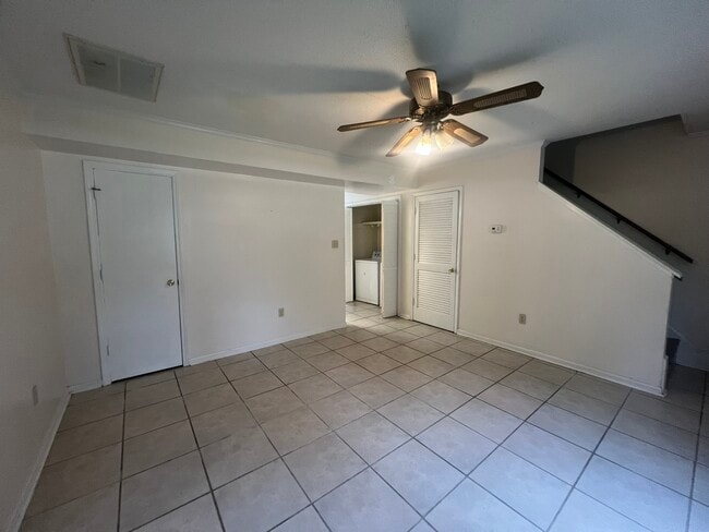 Living Room - 3202 Crestwood Dr Unit C