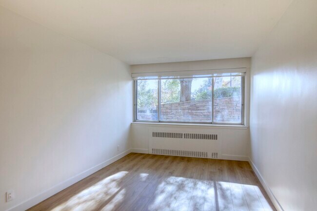 Photo - 3555 Chem. de la Côte-des-Neiges Unit 00G1