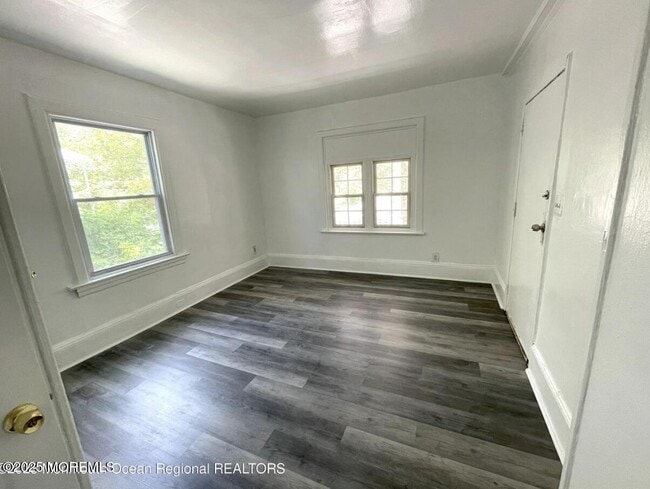 Photo - 1027 Monroe Ave