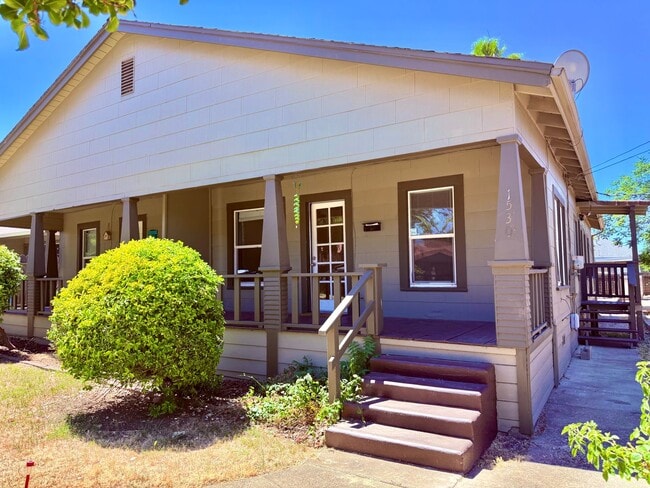 Charming 2-bedroom, 1-bathroom Duplex Loca... - Charming 2-bedroom, 1-bathroom Duplex Loca... Casa
