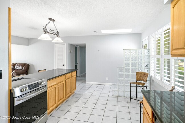1205 Sun Cir W