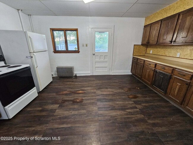 Photo - 423 E Lackawanna Ave
