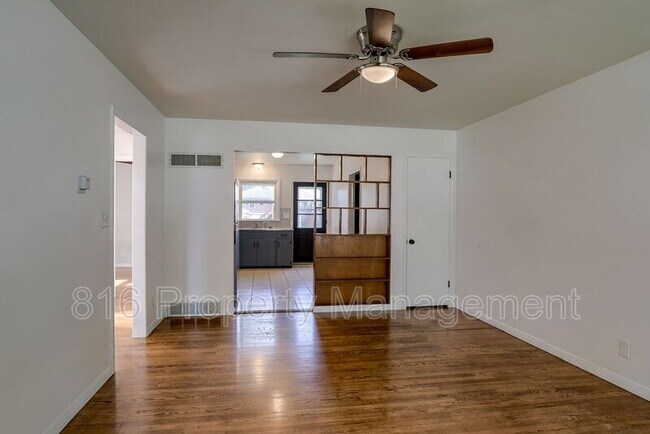 Photo - 607 SE 4th St Unit 1/2