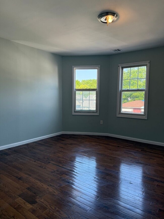 Building Photo - 240 Halsted St Unit 3