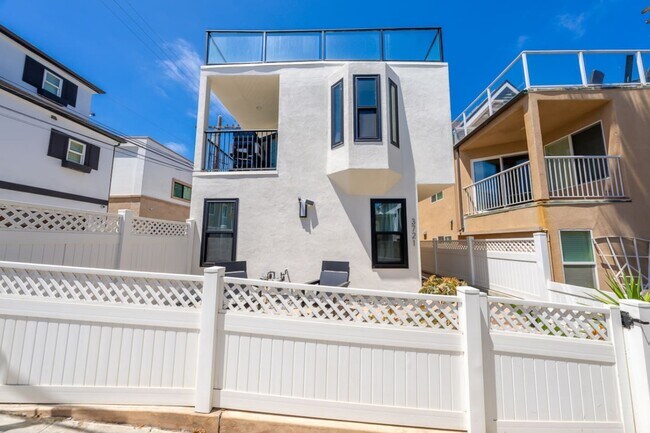 3721 Strandway
