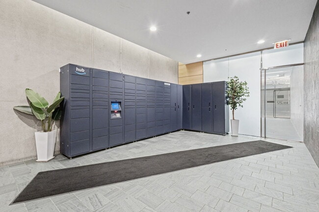 Photo - 630 N Franklin St Unidad 1016