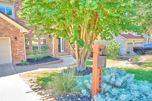 Photo - Mission Ridge beauty-4 bedroom 3 1/2 bath-...