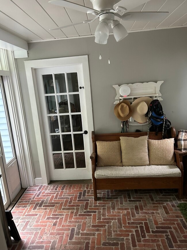 Photo - 290 Hamburg Rd