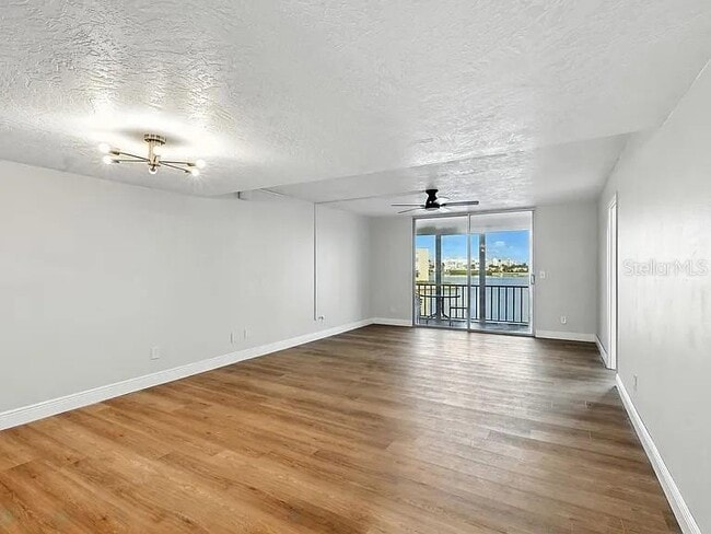Photo - 7665 Sun Island Dr S Unit 211