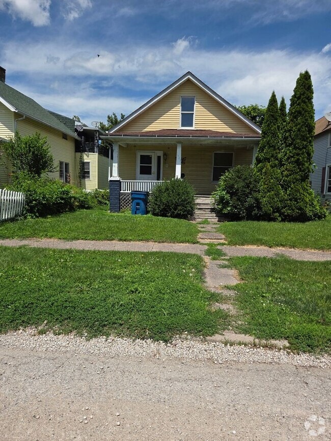 Building Photo - 1523 10th Ave Rental