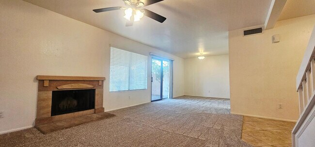 Photo - 333 E Lilac Dr