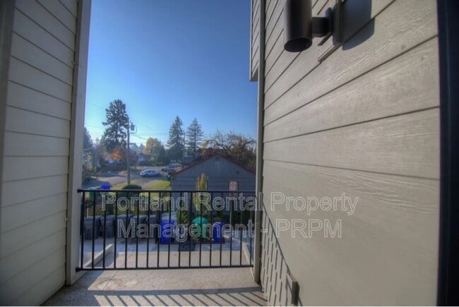 Photo - 607 NE 92nd Ave