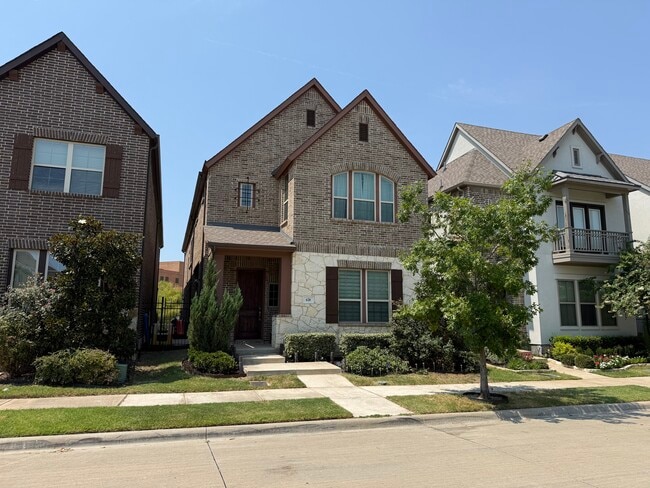 Building Photo - 620 Courtyard Ln