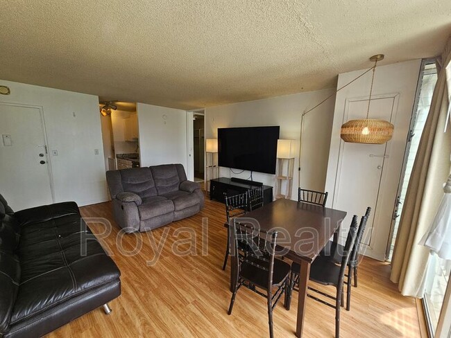 Building Photo - 1925 Kalakaua Ave Unit #2104