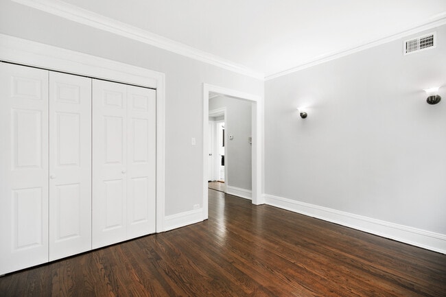 Photo - 1100 W Glenlake Ave Unit 2